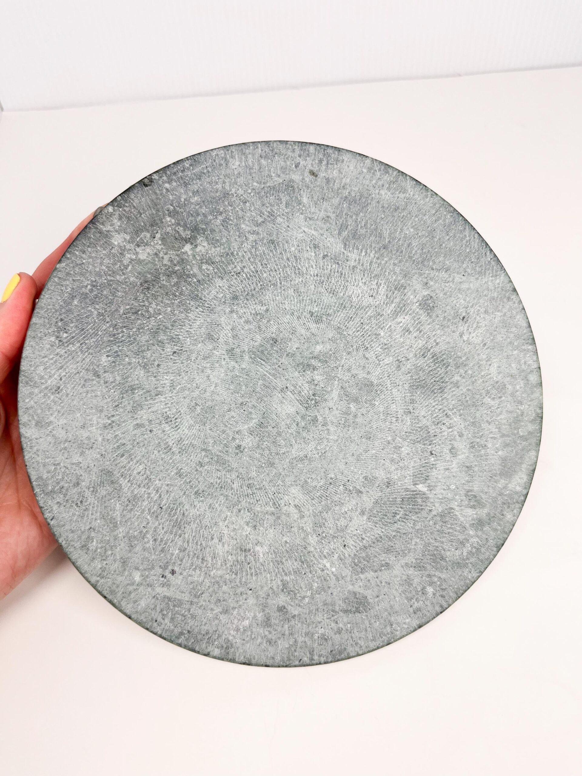 Vintage green 8" marble tray with pewter grapes motif - by Seagull