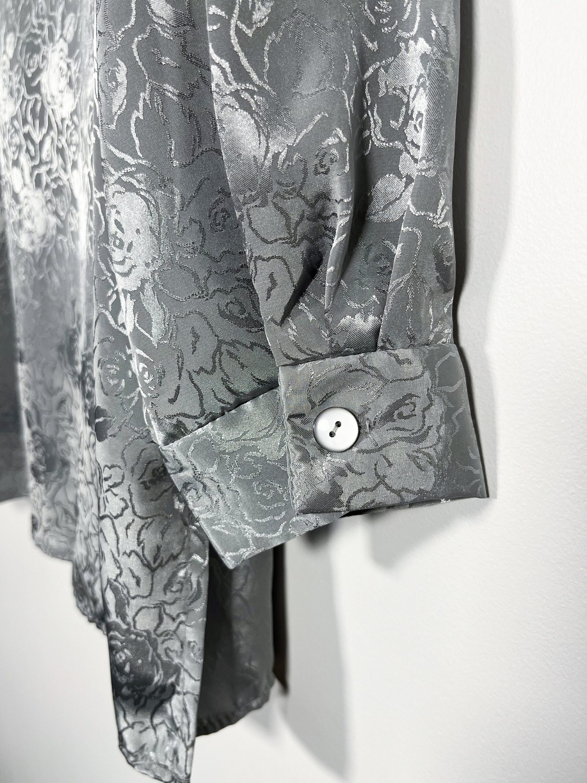 Vintage East West Woman grey blouse with floral print
