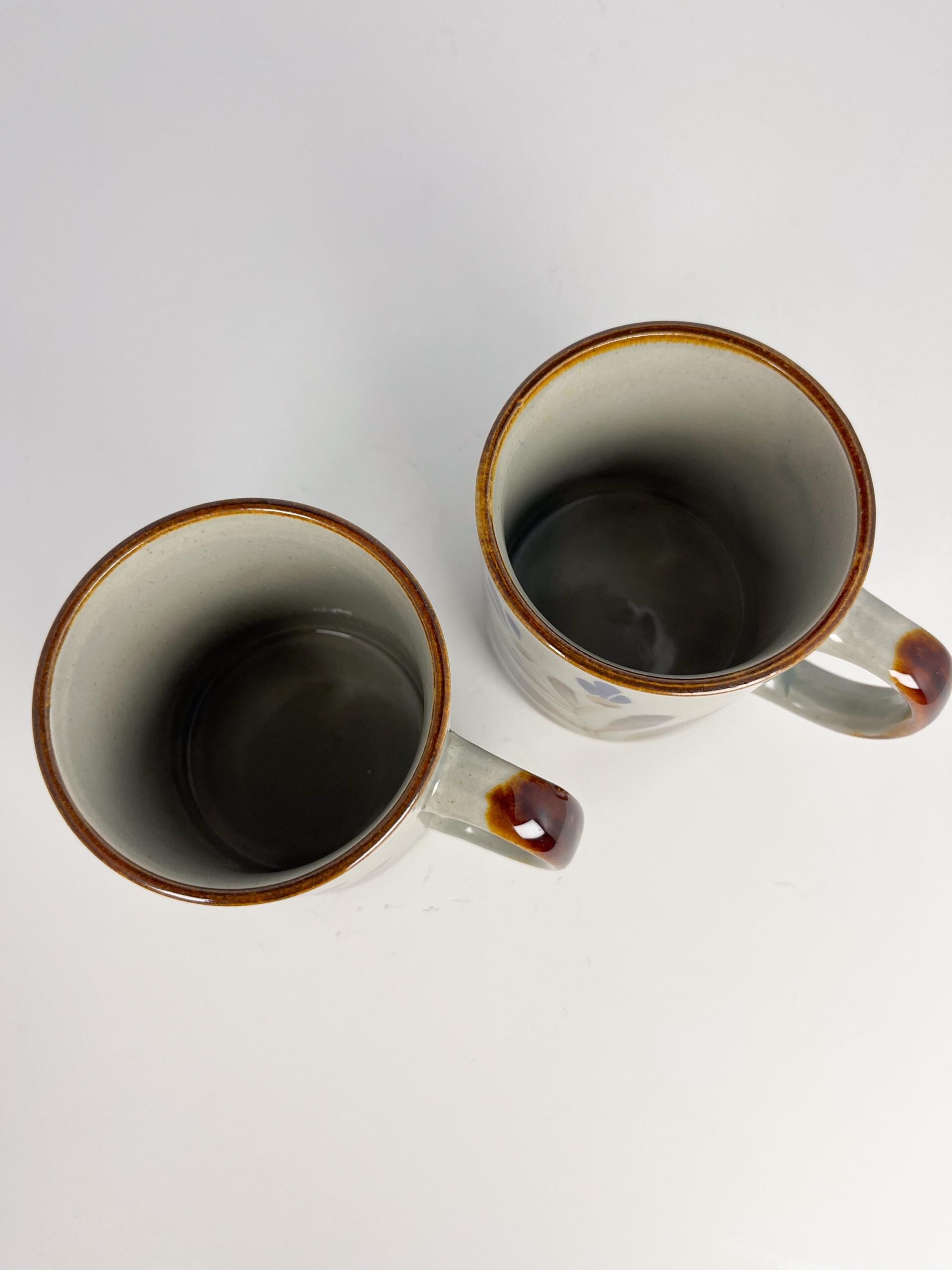 Vintage 10 oz mug set with floral motif